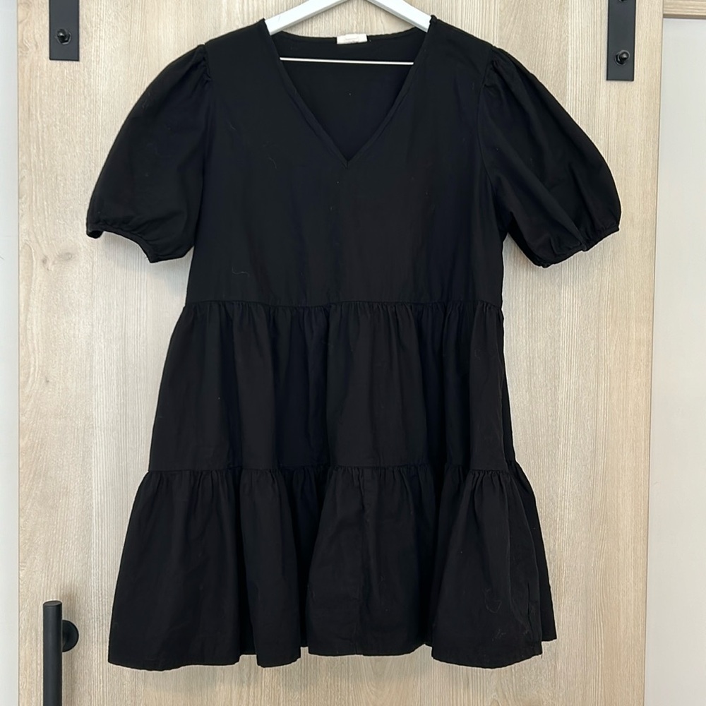 Black short sleeve tiered dress size xl